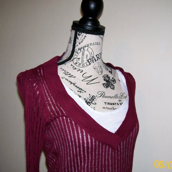 NWOT Beautiful 2 in 1 Sweater Top - Picture 6 of 6